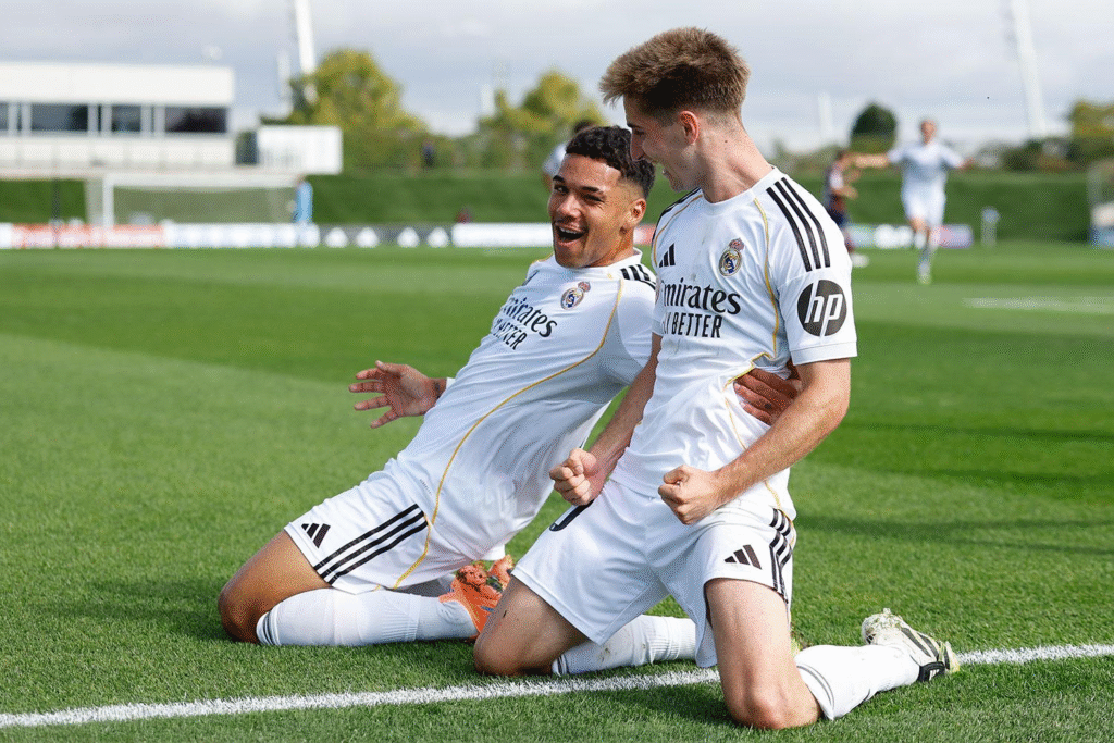 César Palacios y Lorenzo Zúñiga celebrando un gol frente a Unionistas de Salamanca